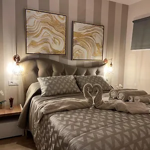  Appartamento Luxury Fronte Piscina Mareverde A&v
