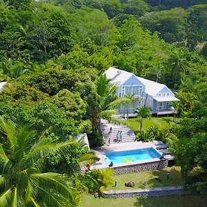 https://red-coconut-self-catering-with-swimming-pool.maheislandhotels.com