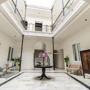 https://palacio-caballeros-jardn.hotelsincadiz.net
