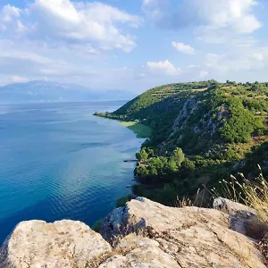 https://family-house-roleo.albaniahotels.org